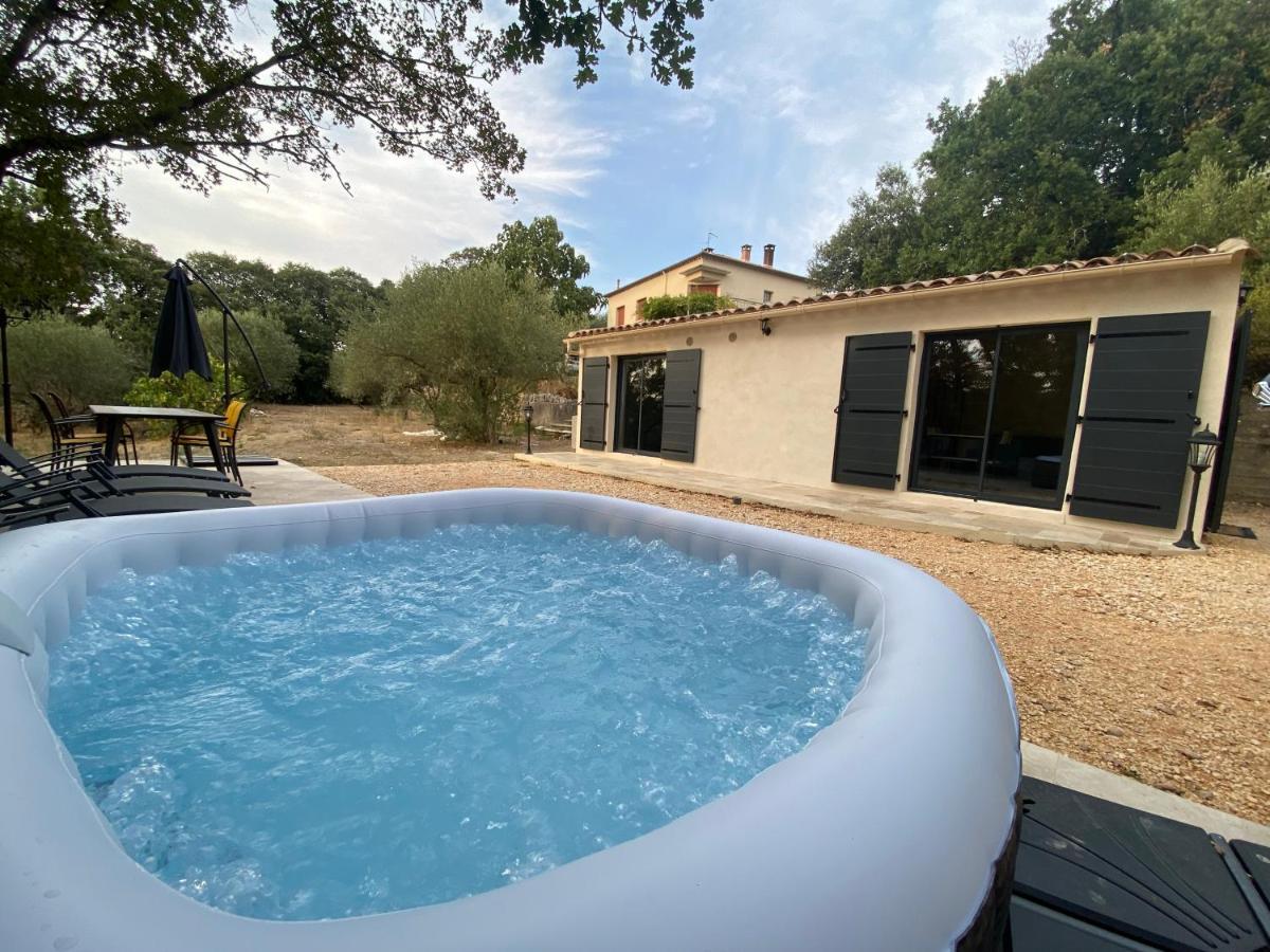 Appartement De Charme Avec Jaccusi Vezenobres Exterior foto