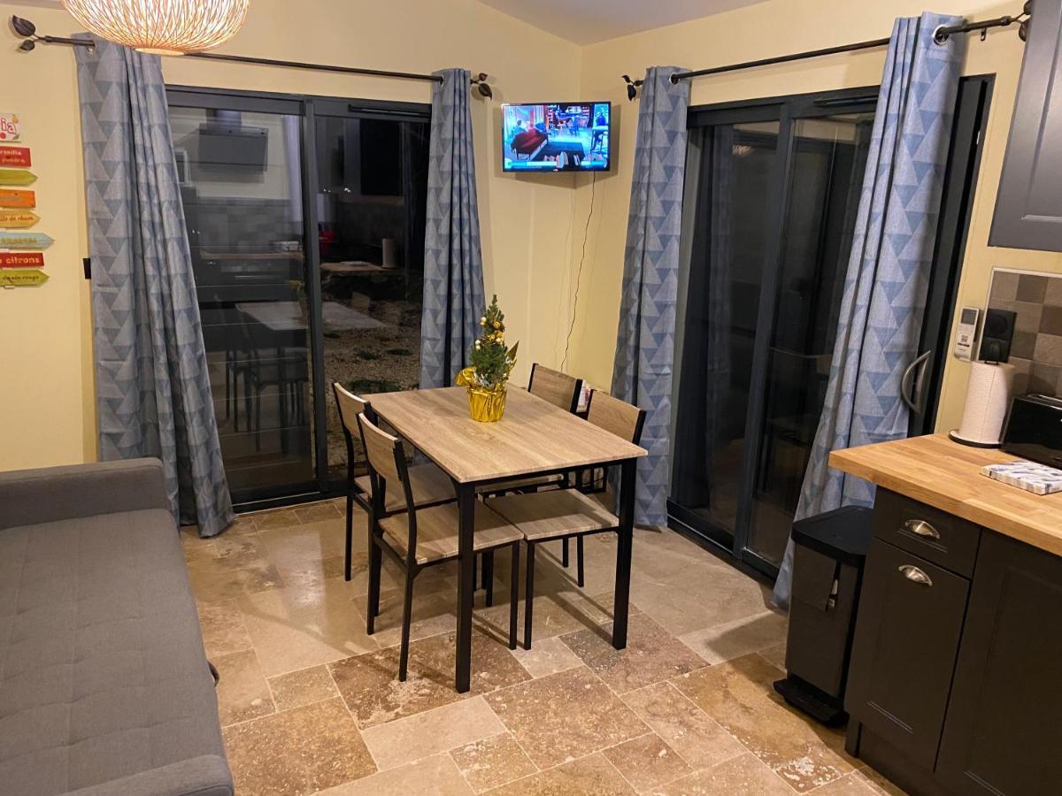 Appartement De Charme Avec Jaccusi Vezenobres Exterior foto